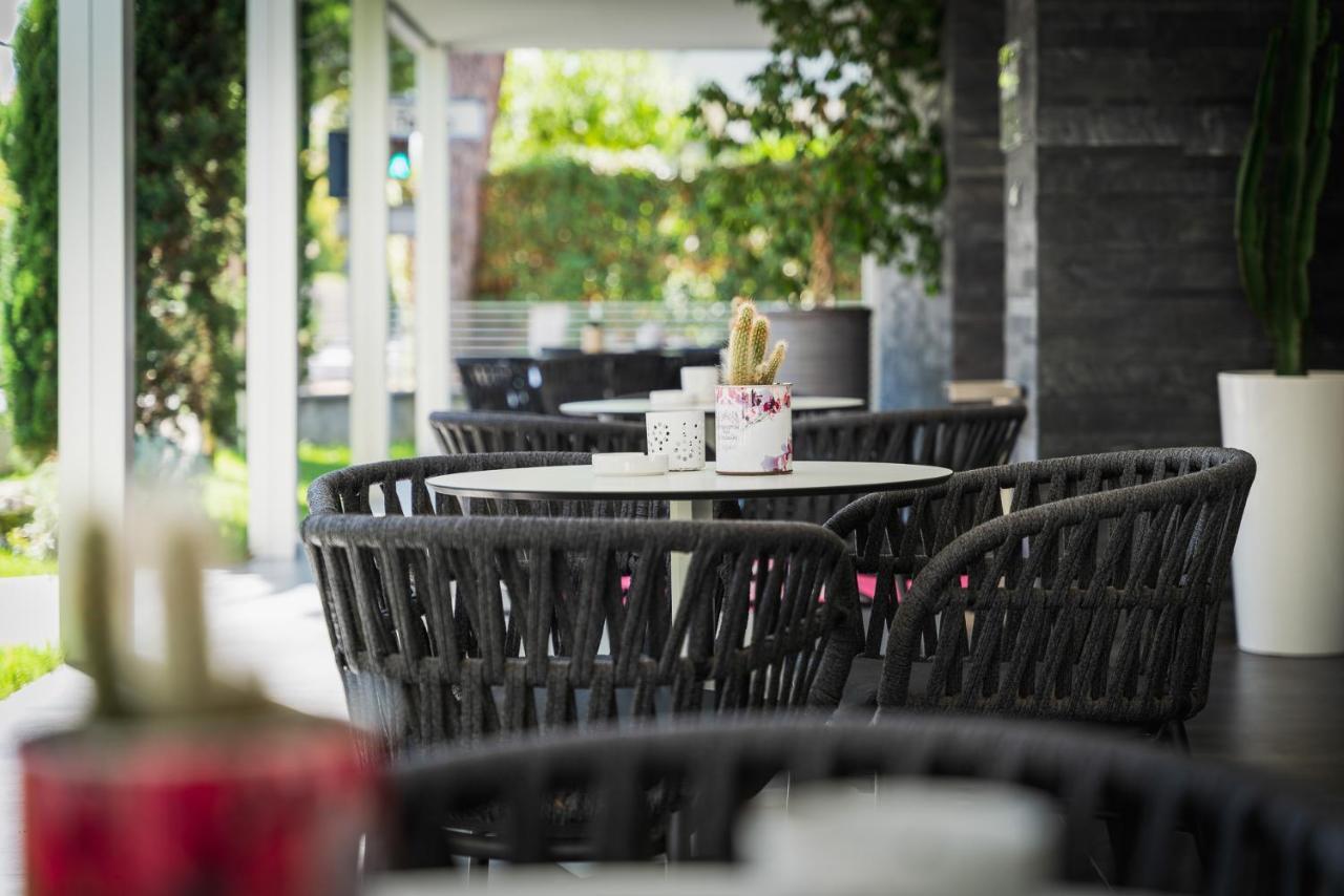 Dan Hotel Riccione Exterior foto